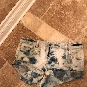 Billabong tie die jean shorts